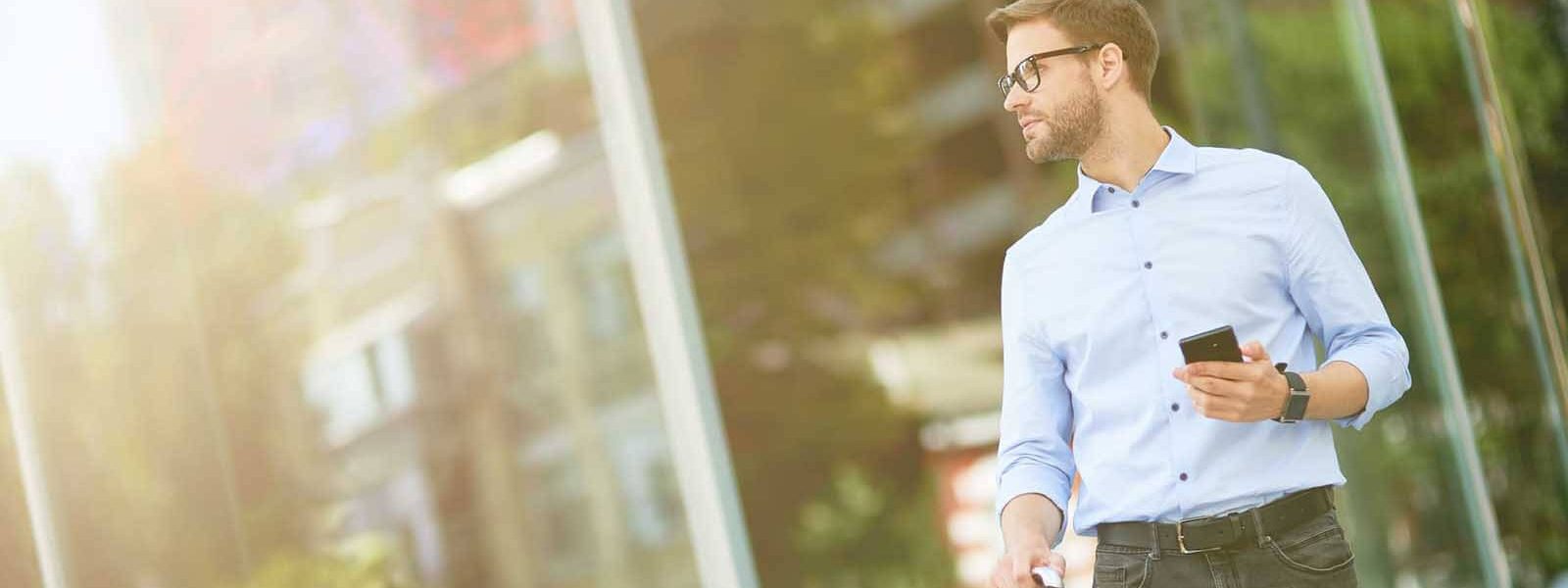 Виїзд чоловіків за кордон: Кабінет міністрів зробив виняток для підприємців та юридичних осіб. Інфографіка