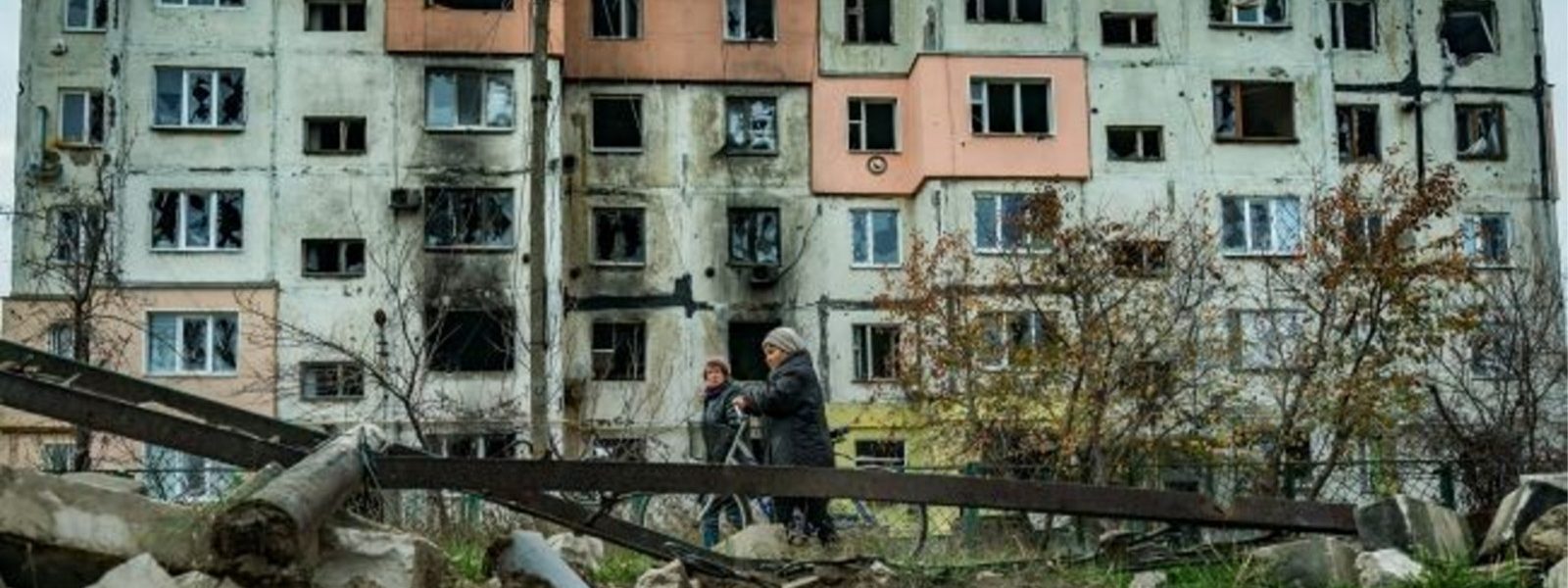 “Трикутник життя”: як захистити себе, коли падає стеля чи стіна? Інфографіка