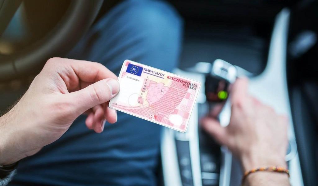 Як отримати водійські права в Польщі. Інфографіка